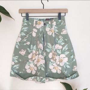 Paris Sport Club | Universal | 1 | Vintage 90s High Waist Tropical Short